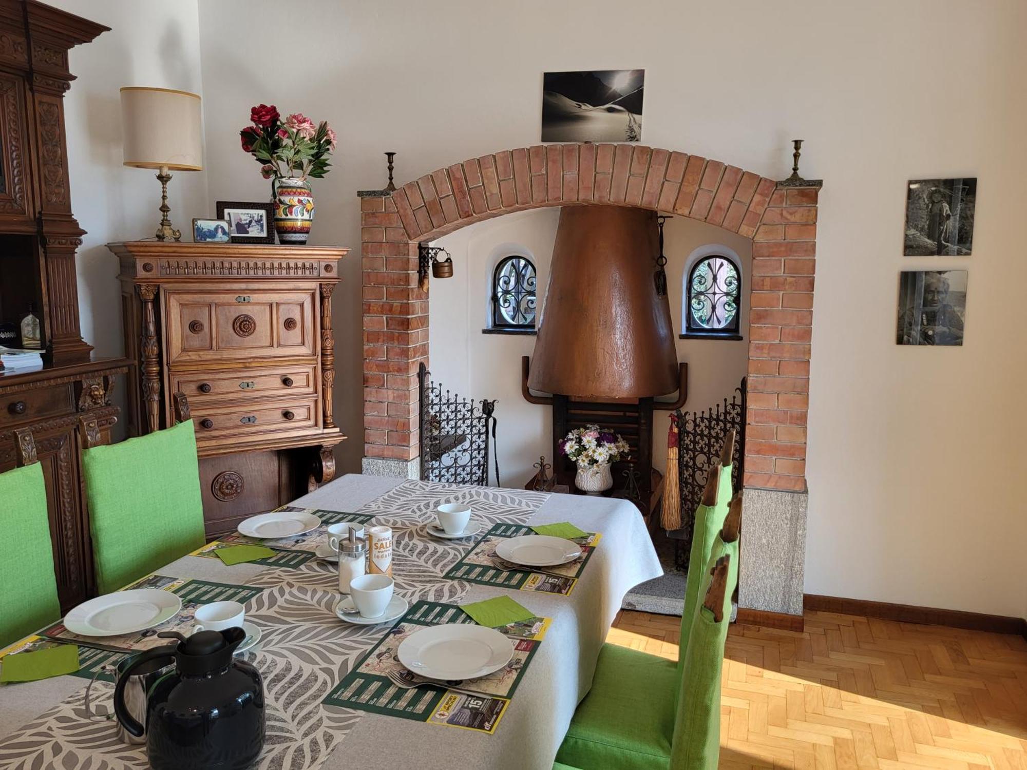 B&B Le Colombine Abbadia Lariana Bagian luar foto
